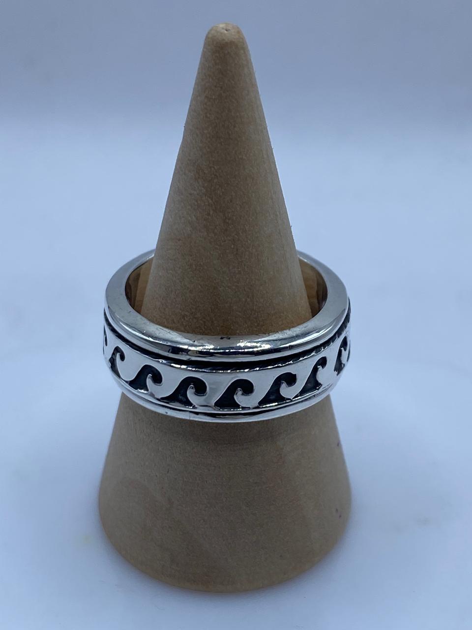 🌊 Anillo Giratorio de Plata 925 con Diseño de Olas
