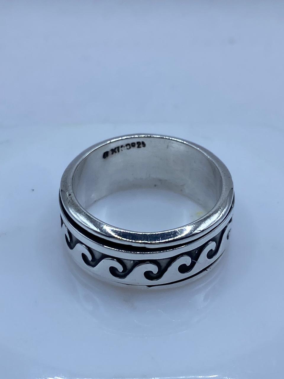🌊💍 Anillo Giratorio de Plata 925 con Diseño de Olas