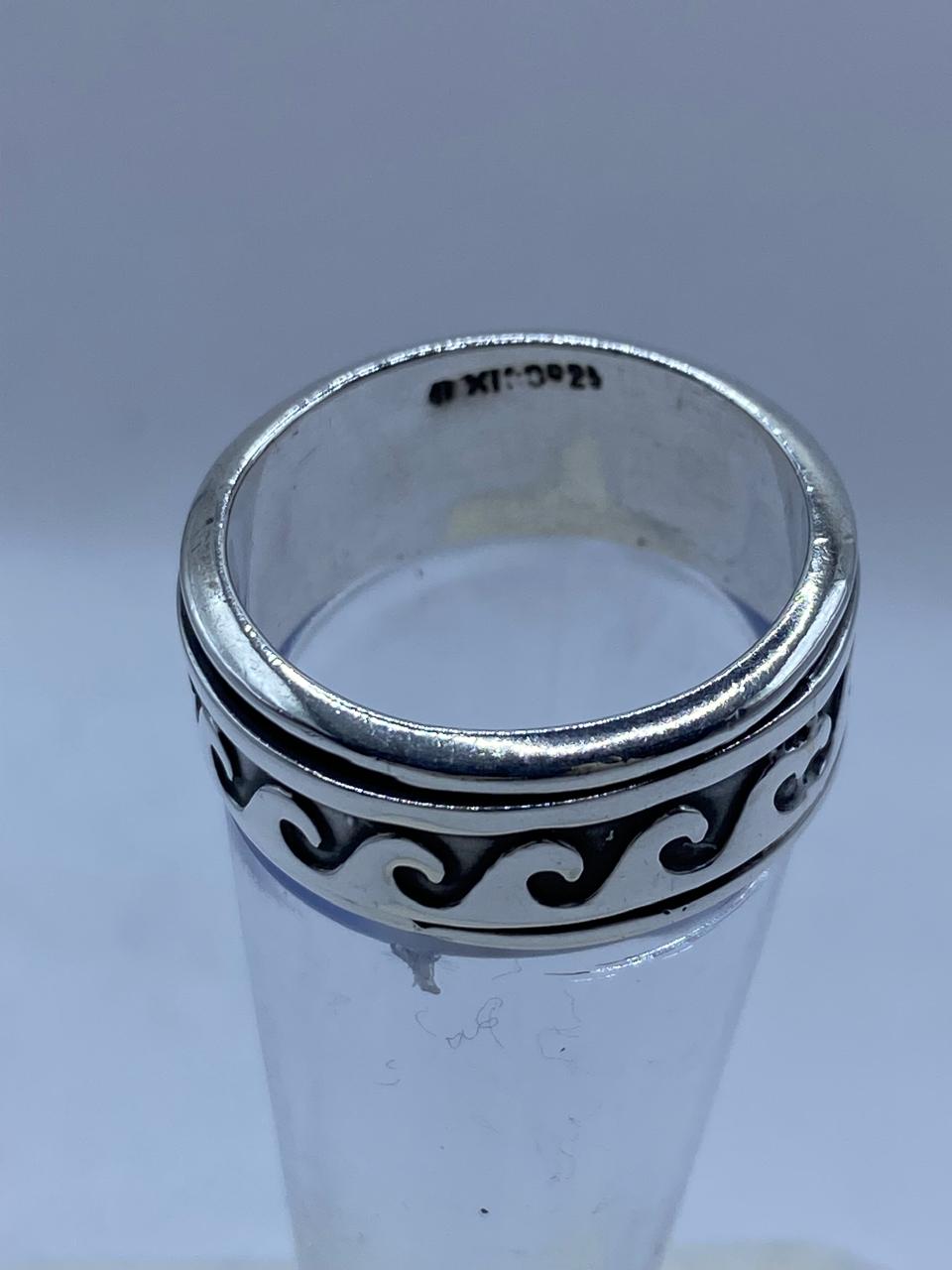🌊💍 Anillo Giratorio de Plata 925 con Diseño de Olas