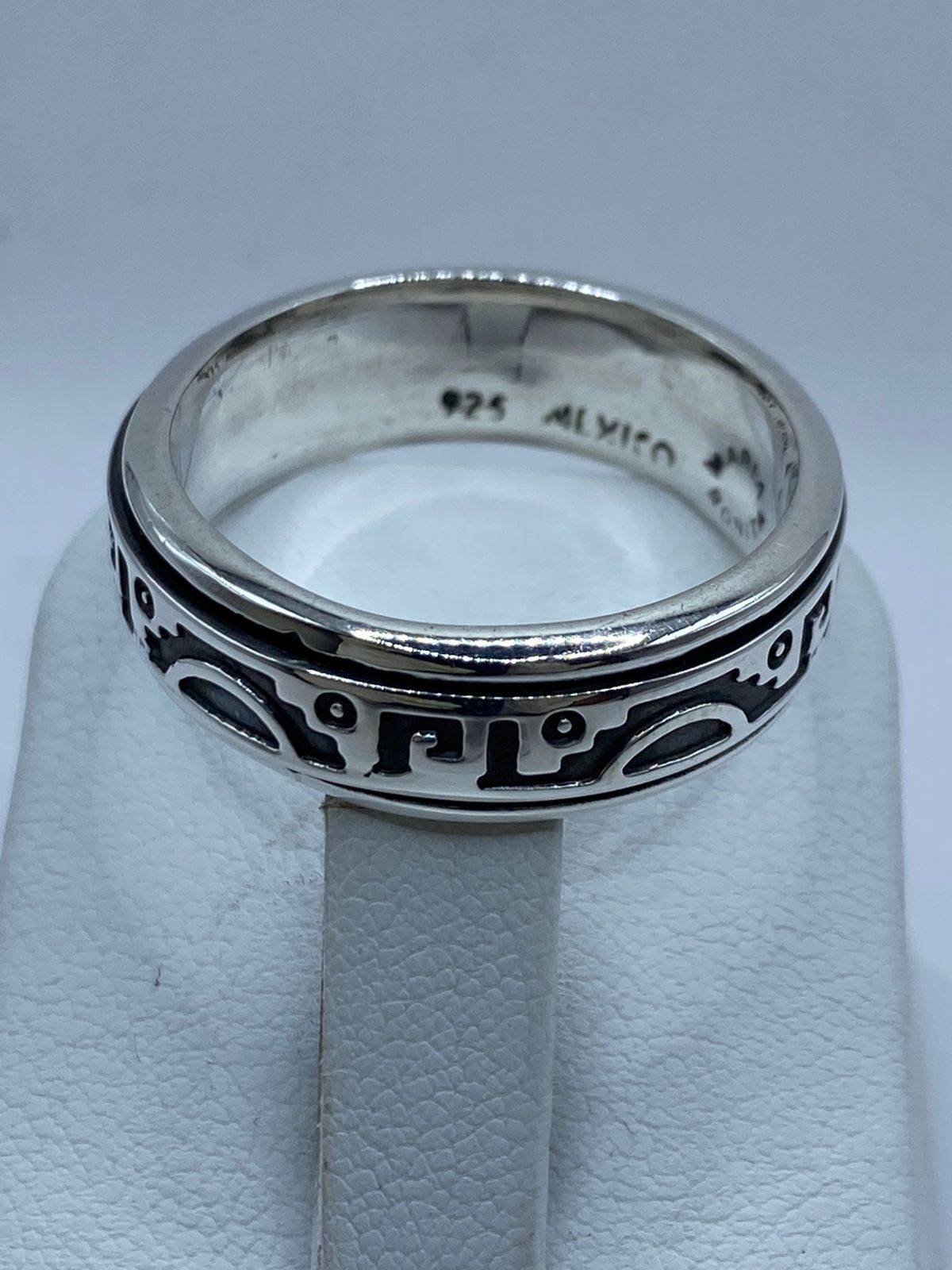 Anillo Giratorio de Plata .925 con Diseño Prehispánico