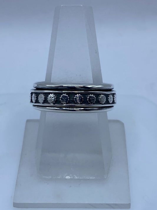 💍🌞 Anillo Giratorio de Plata 925 con Diseño de Soles — vista lateral
