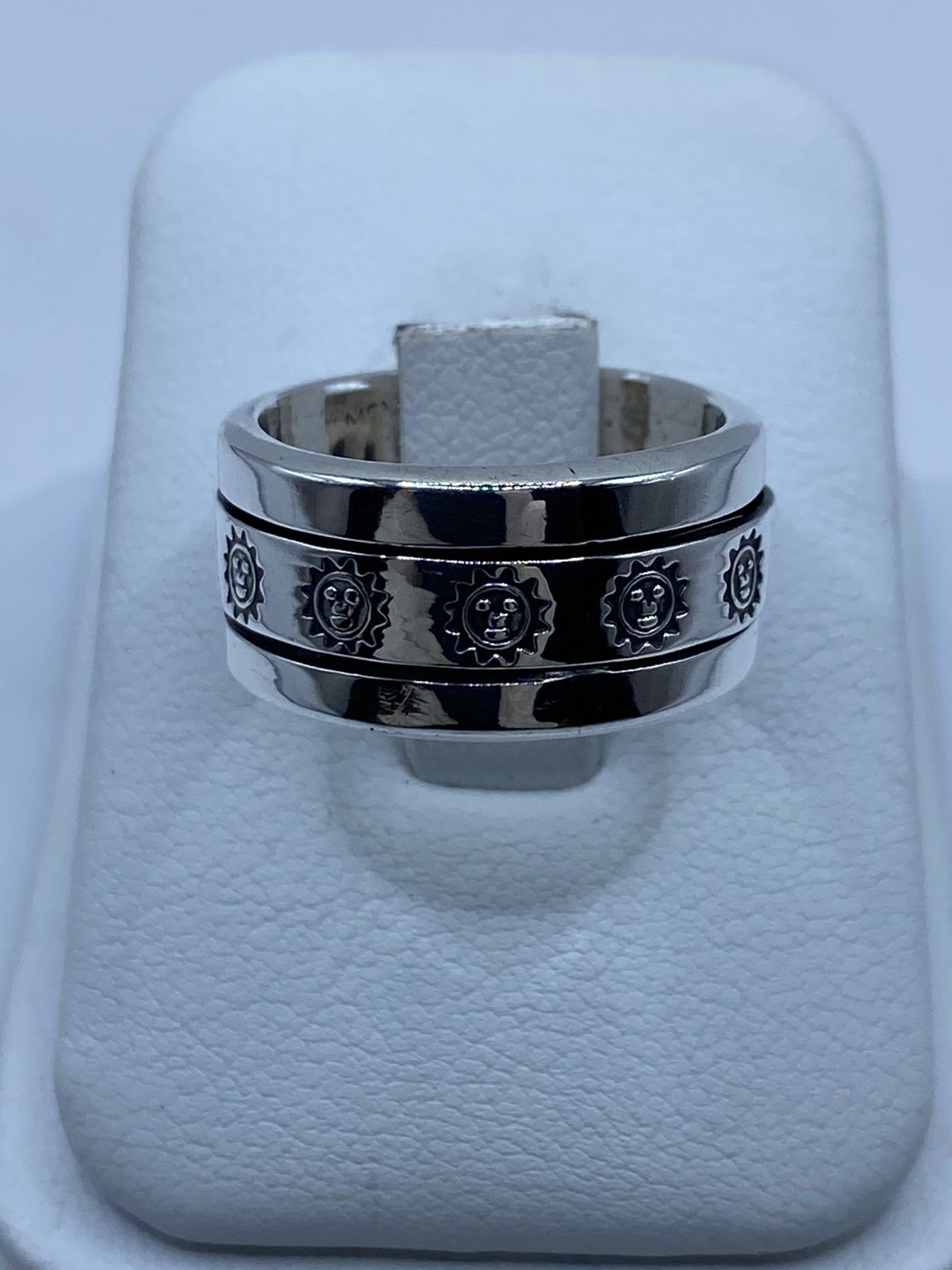 💍 Anillo Giratorio de Plata 925 con Diseño de Soles — vista lateral