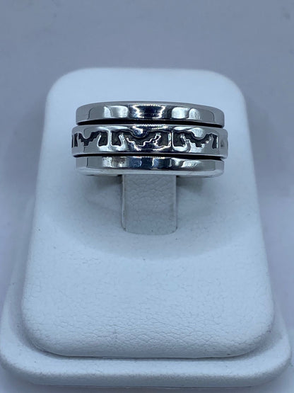 Anillo Giratorio de Plata 925 con Diseño Tribal Calado, vista frontal