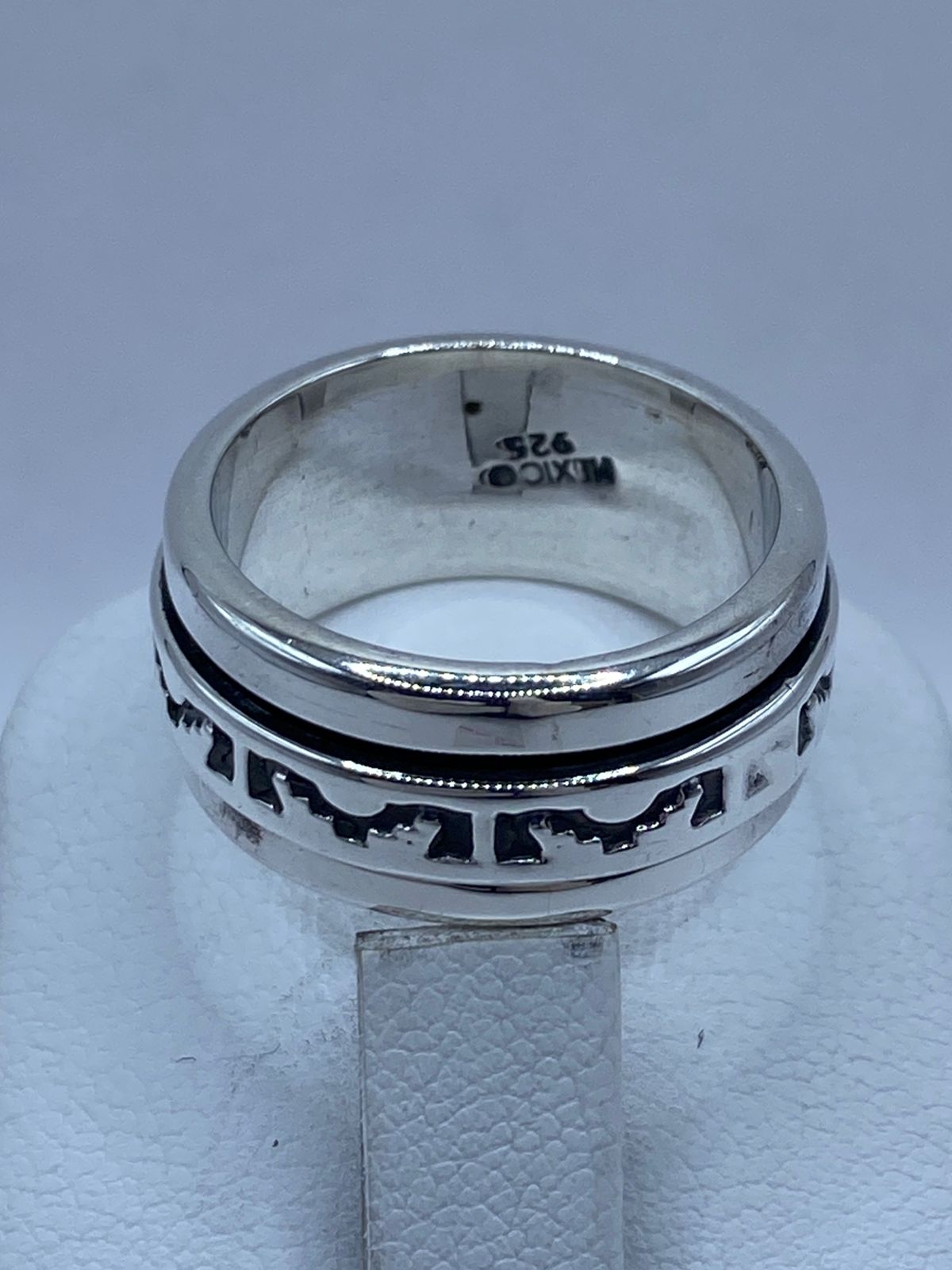 💍✨ Anillo Giratorio de Plata 925 con Diseño Tribal Calado