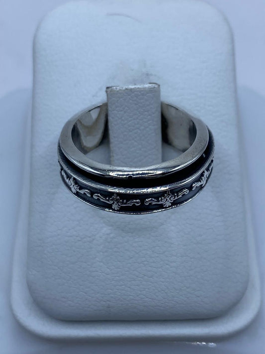 Anillo Giratorio de Plata 925 con Diseño Floral Clásico, vista lateral