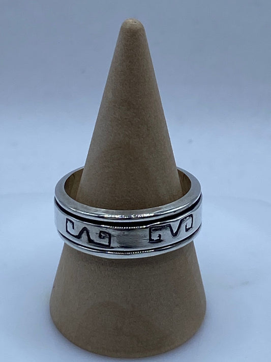 💍 Anillo Giratorio de Plata 925 con Grecas Prehispánicas — vista lateral