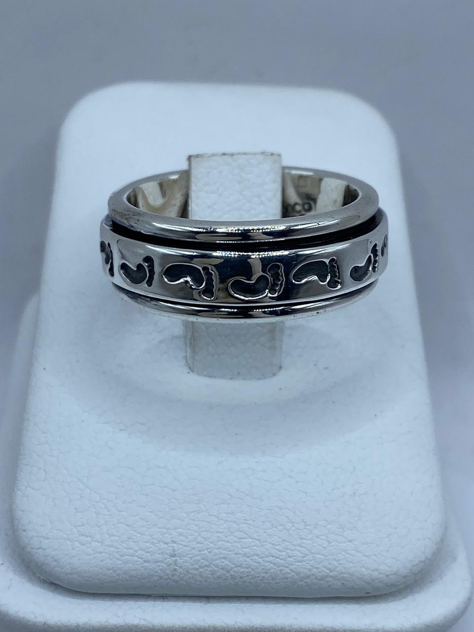 💍 Anillo Giratorio de Plata 925 con Huellas — vista lateral