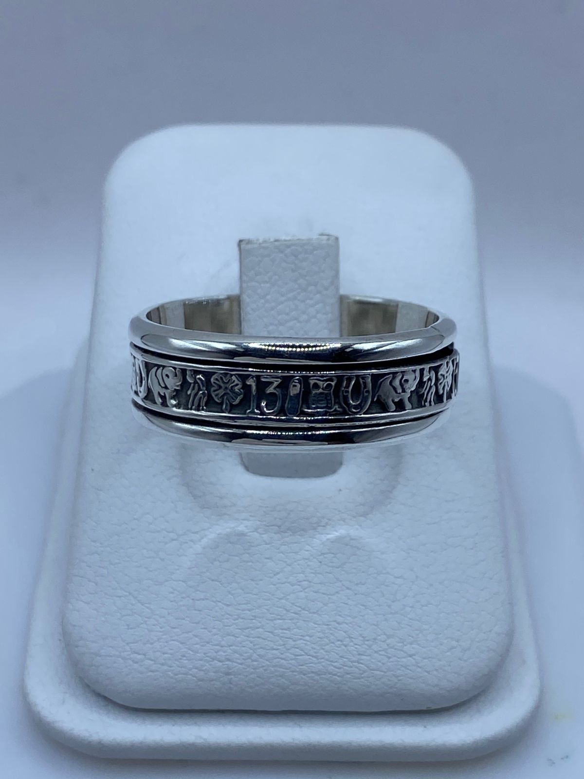 💍✨ Anillo Giratorio de Plata 925 con Símbolos de la Suerte — vista lateral