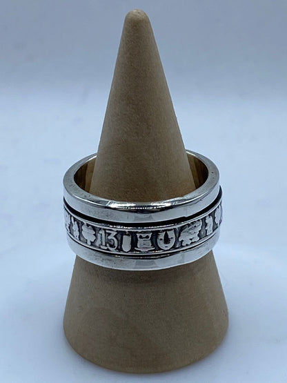 Anillo Giratorio de Plata 925 con Símbolos de la Suerte, vista frontal