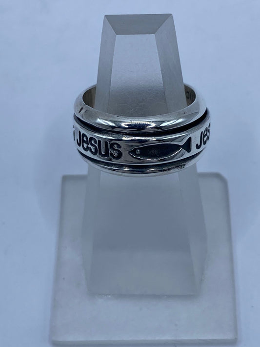 Anillo Giratorio de Plata 925 “jesús” con Símbolo Cristiano Ichthys ✝️🐟 — vista lateral