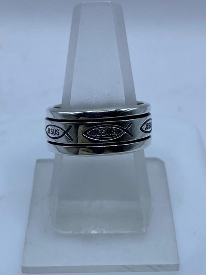 Anillo Giratorio de Plata .925 “jesús” con Símbolo Ichthy, vista lateral