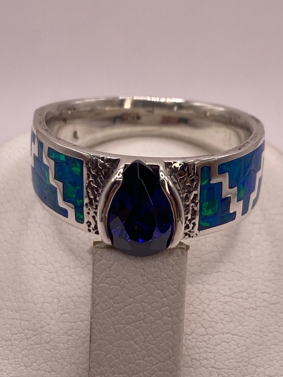 💍✨ Anillo “Greca Azul” de Plata 950 con Ópalo de Fuego y Zirconia