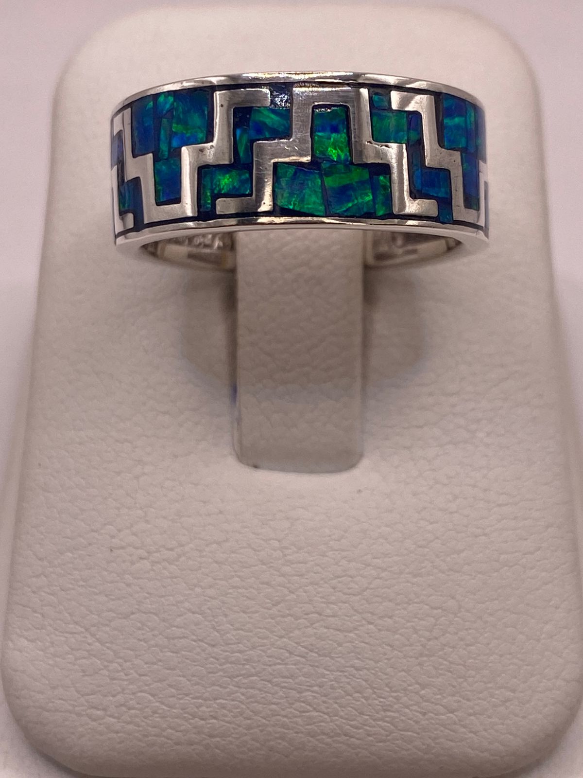 Anillo Greca Geometrica Continua con Ópalo de Fuego en Plata .950