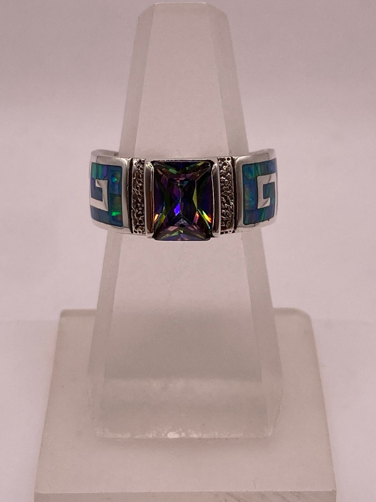 Anillo de Greca Geométrica con Ópalo de Fuego y Zirconia en Plata .950