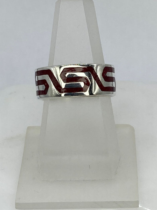 ❤️💍 Anillo Greca Geométrica en Coral Rojo — vista lateral