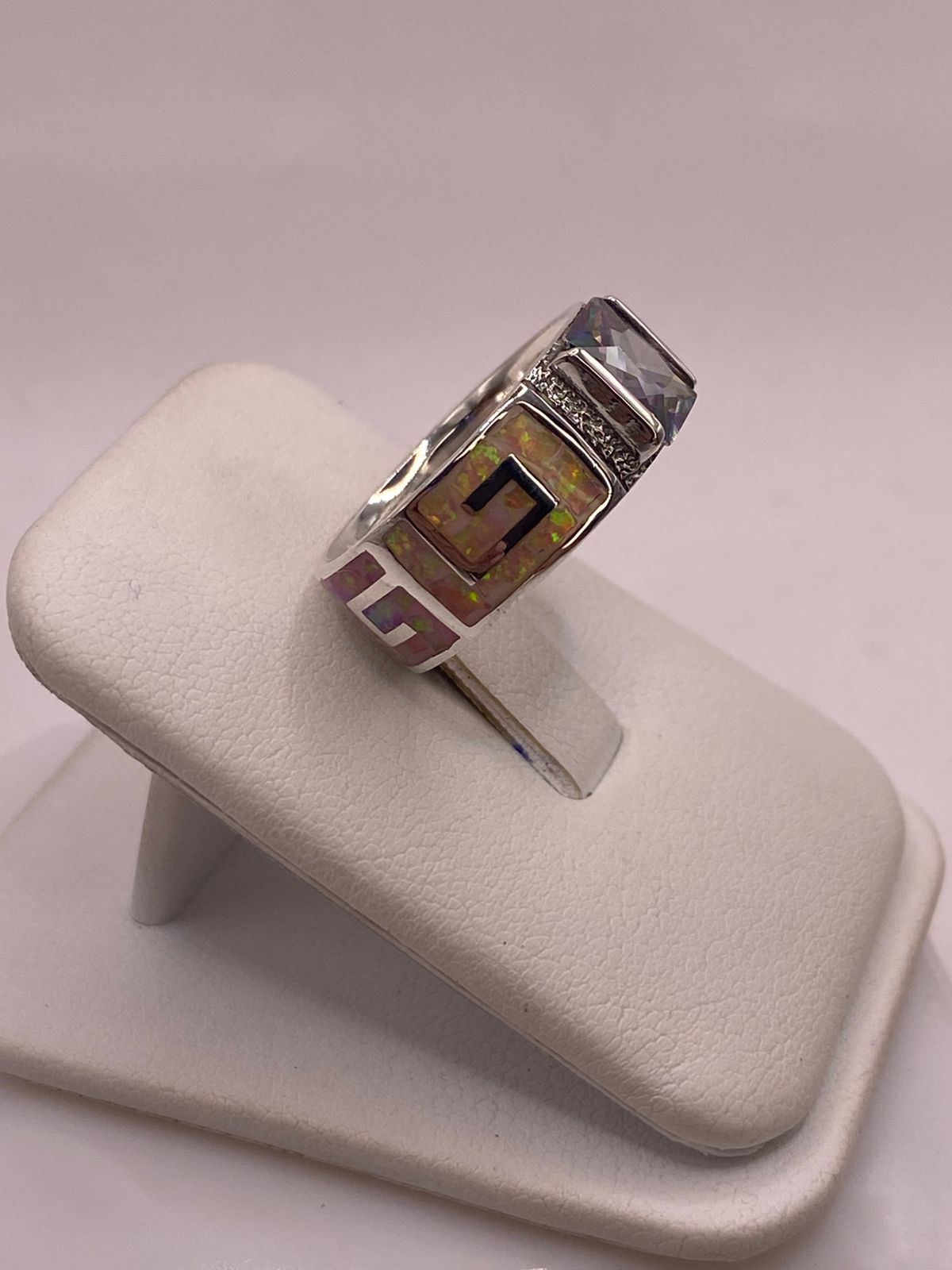 Anillo Greca de Plata 950 con Ópalo de Fuego y Zirconia Multicolor