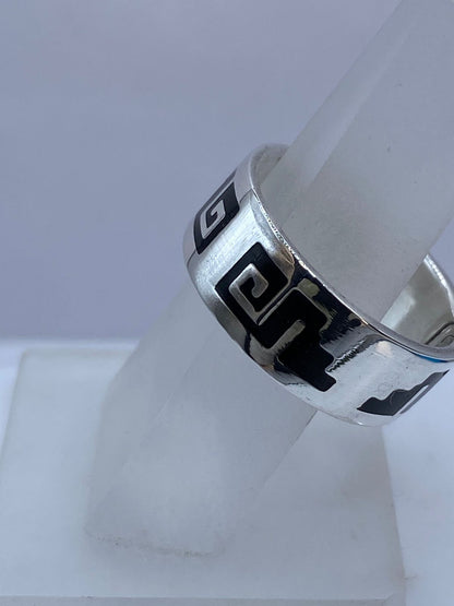 Anillo Greca Calado en Plata .925 con Obsidiana, vista de detalle