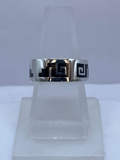 Anillo Greca Calado en Plata .925 con Obsidiana, vista lateral