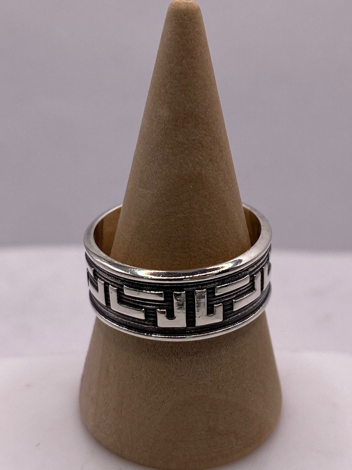 🏛️ Anillo Greca Clásica en Plata .92 — vista lateral