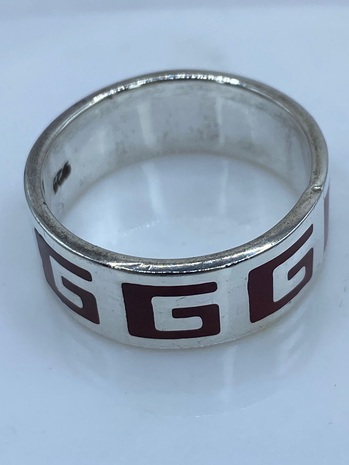 Anillo Greca Clásica en Plata .925 con Coral Rojo