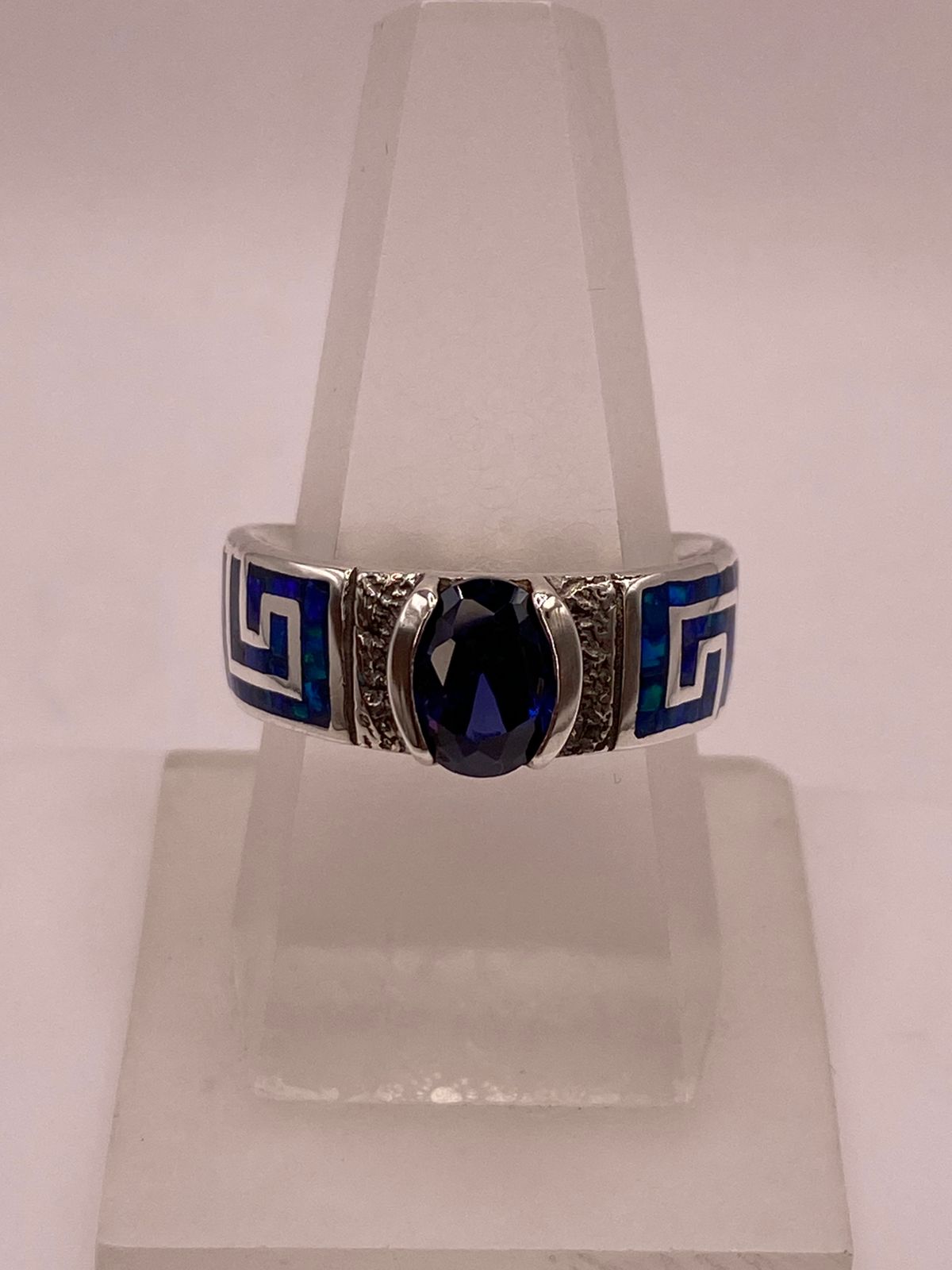 Anillo con Greca Geométrica, Ópalo de Fuego y Zirconia en Plata .950