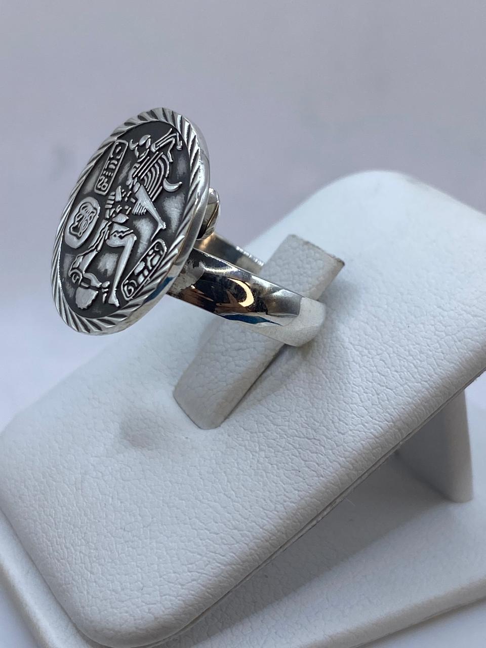 Anillo Guerrero Maya en Plata .925 – Diseño Prehispánico Circular Tipo Sello