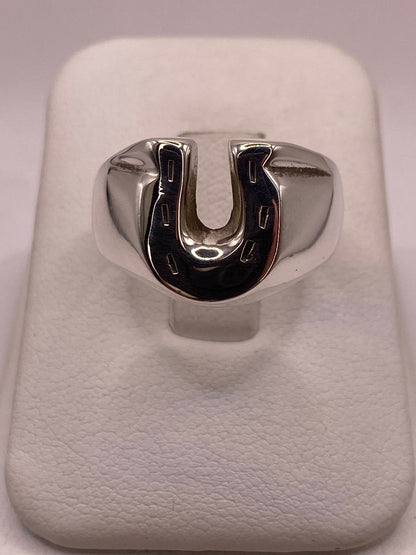 Anillo Herradura de Plata Ley .925, vista de detalle
