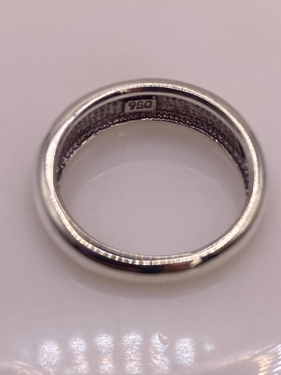 Anillo con Incrustación Diagonal de Plata 950 y Ópalo de Fuego