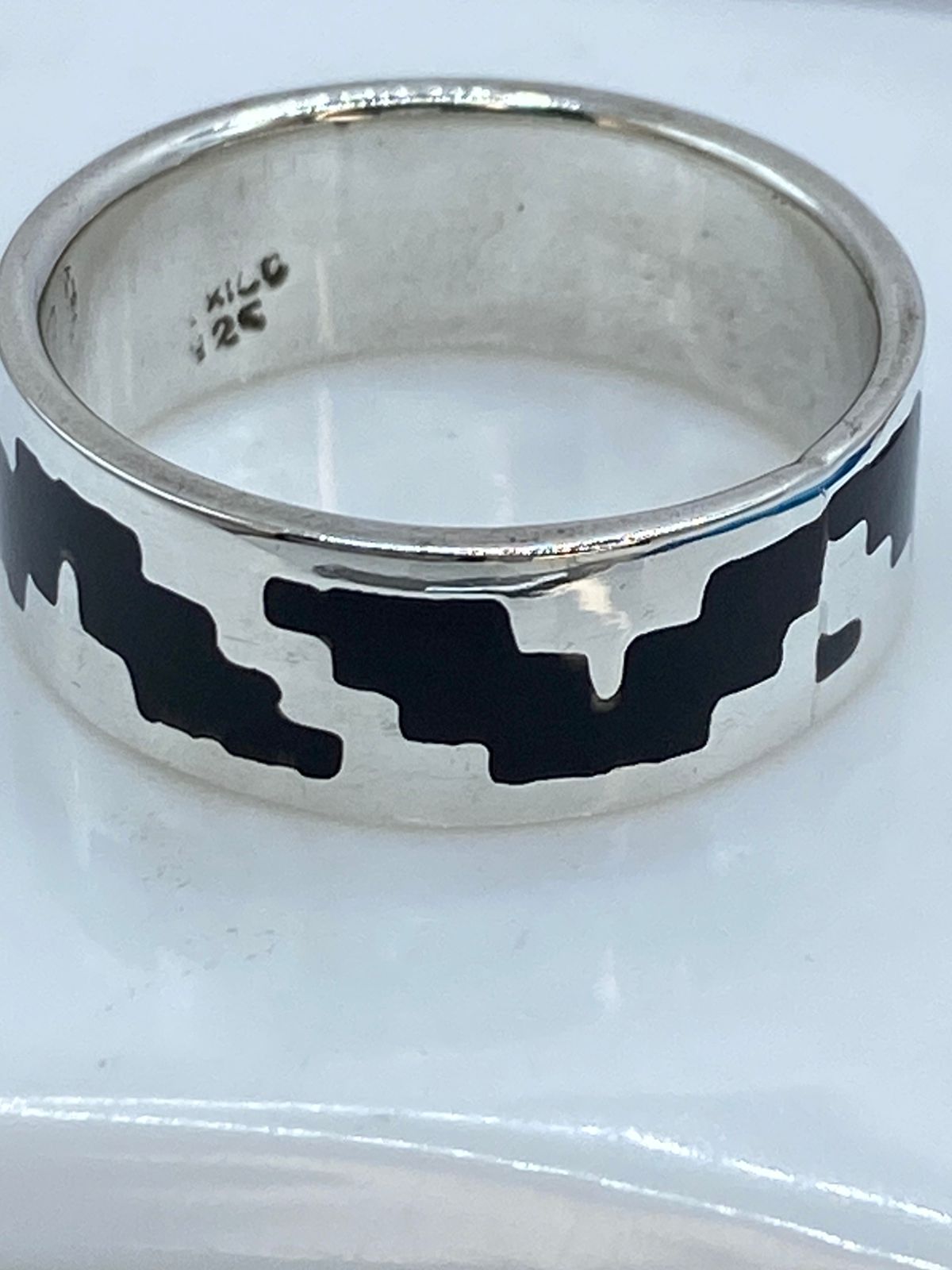 Anillo Inspirado en Pirámide de Plata .925