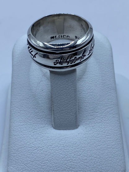 Sello .925 en interior de anillo spinner con inscripción élfica, plata artesanal hecha en Taxco México 