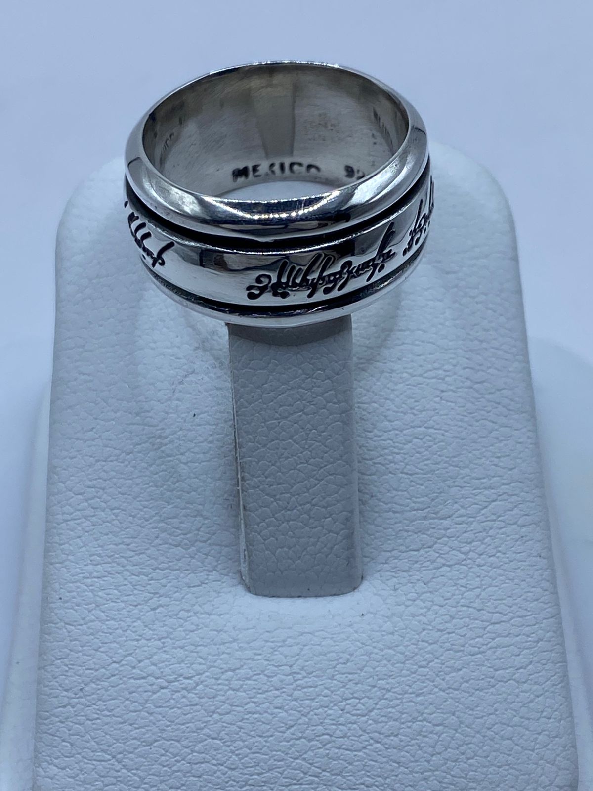 💍🔥 Anillo Inspirado en el Señor de los Anillos – Plata 925 con Inscripción Élfica