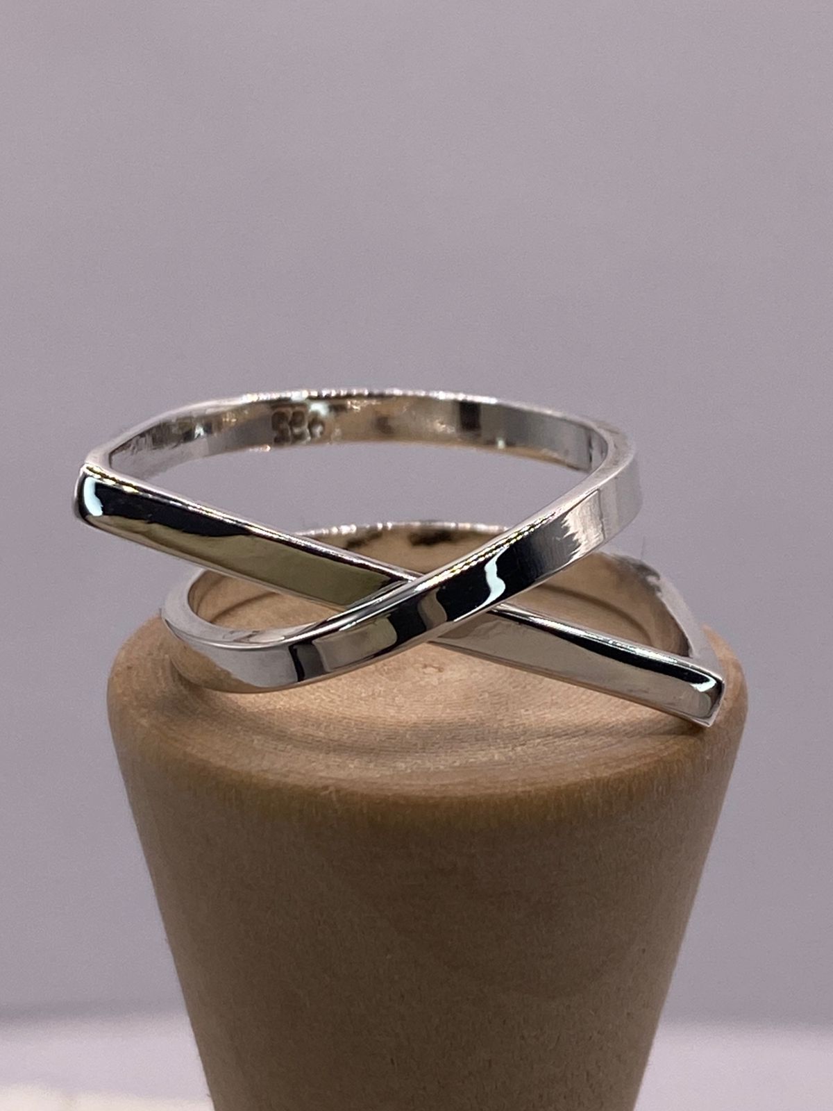 Anillo Líneas Entrelazadas en Plata .925