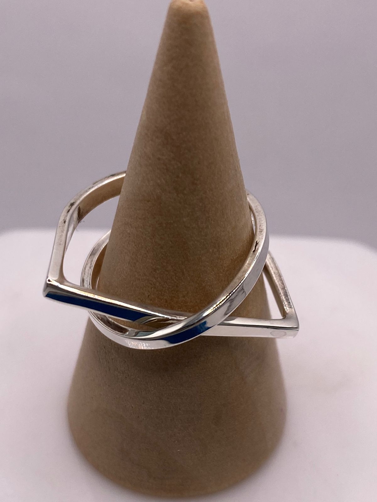 Anillo Líneas Entrelazadas en Plata .925