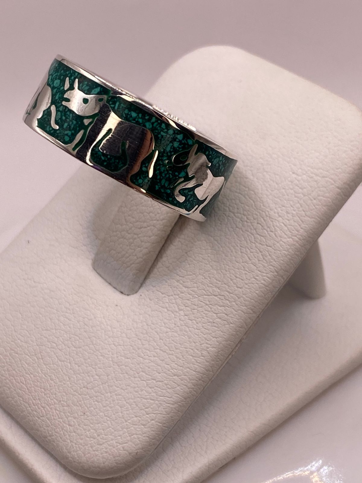 Anillo de Malaquita con Figuras de Animales Plata925