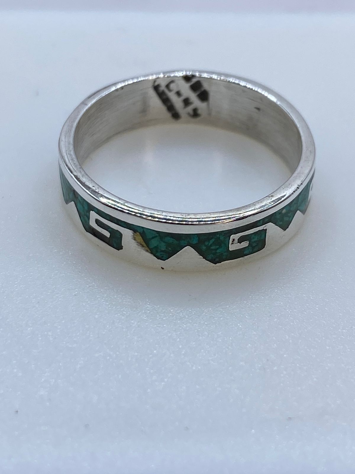 Anillo de Malaquita con Grecas Caladas en Plata .925