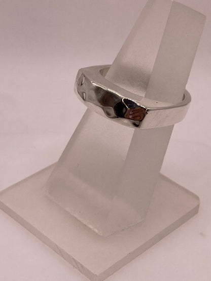 Anillo Martillado de Plata Ley .925