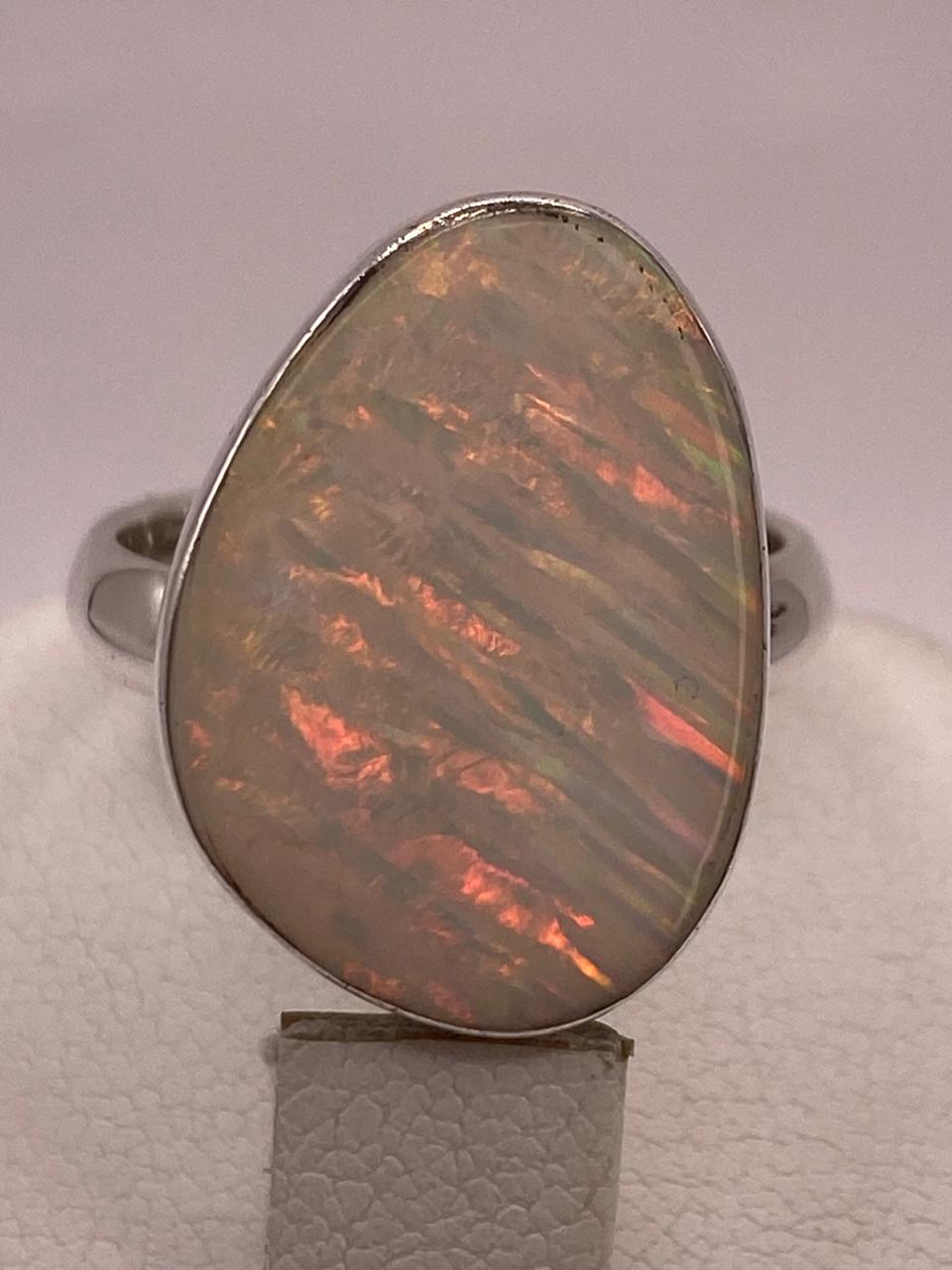 Anillo Minimalista Ajustable con Ópalo de Fuego en Plata .925