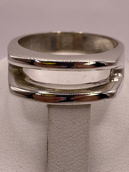 Anillo Minimalista de Plata Ley .925 con Diseño Rectangular, sello de autenticidad Plata Ley .925