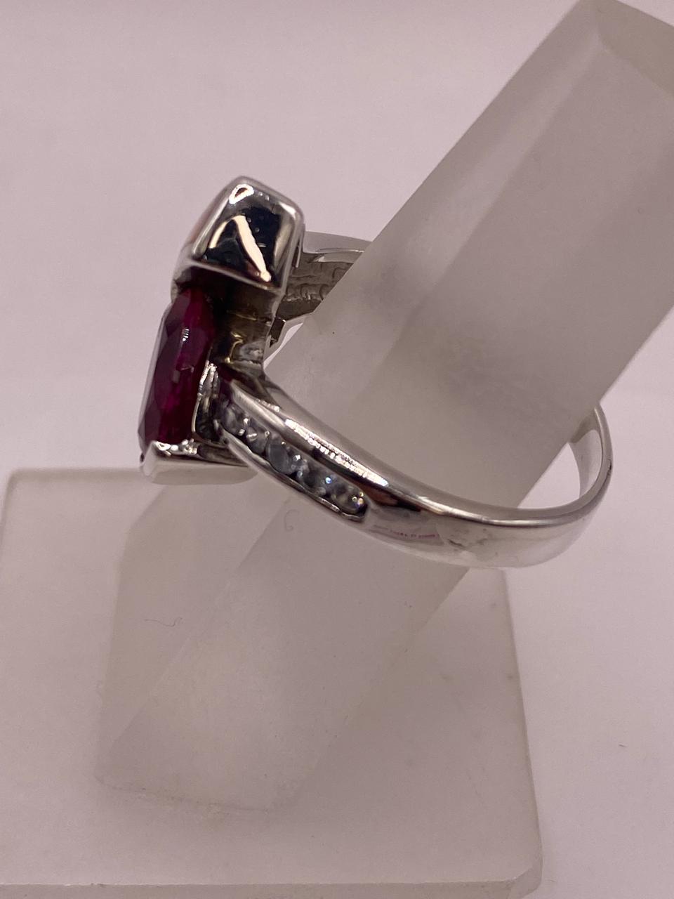 Anillo Moderno de Plata 925 con Ópalo de Fuego y Zirconia