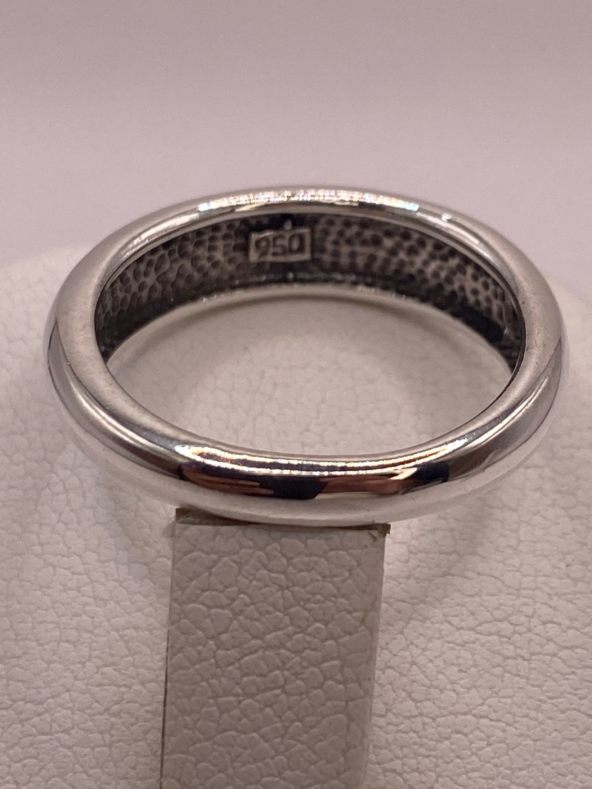 Anillo Moderno de Plata 950 con Ópalo de Fuego