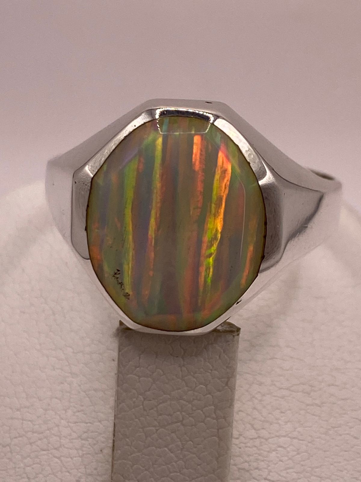 Anillo Octagonal con Ópalo de Fuego en Plata .950