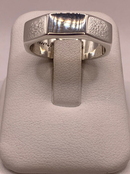 Anillo Octagonal Pulido en Plata .925, vista frontal