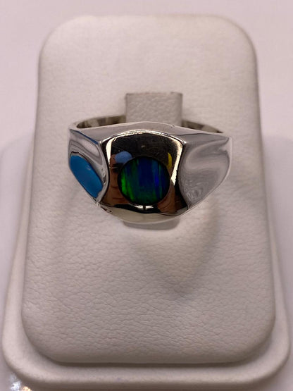 Anillo de Ópalo de Fuego Azul‑Verde en Plata Ley 925, vista lateral