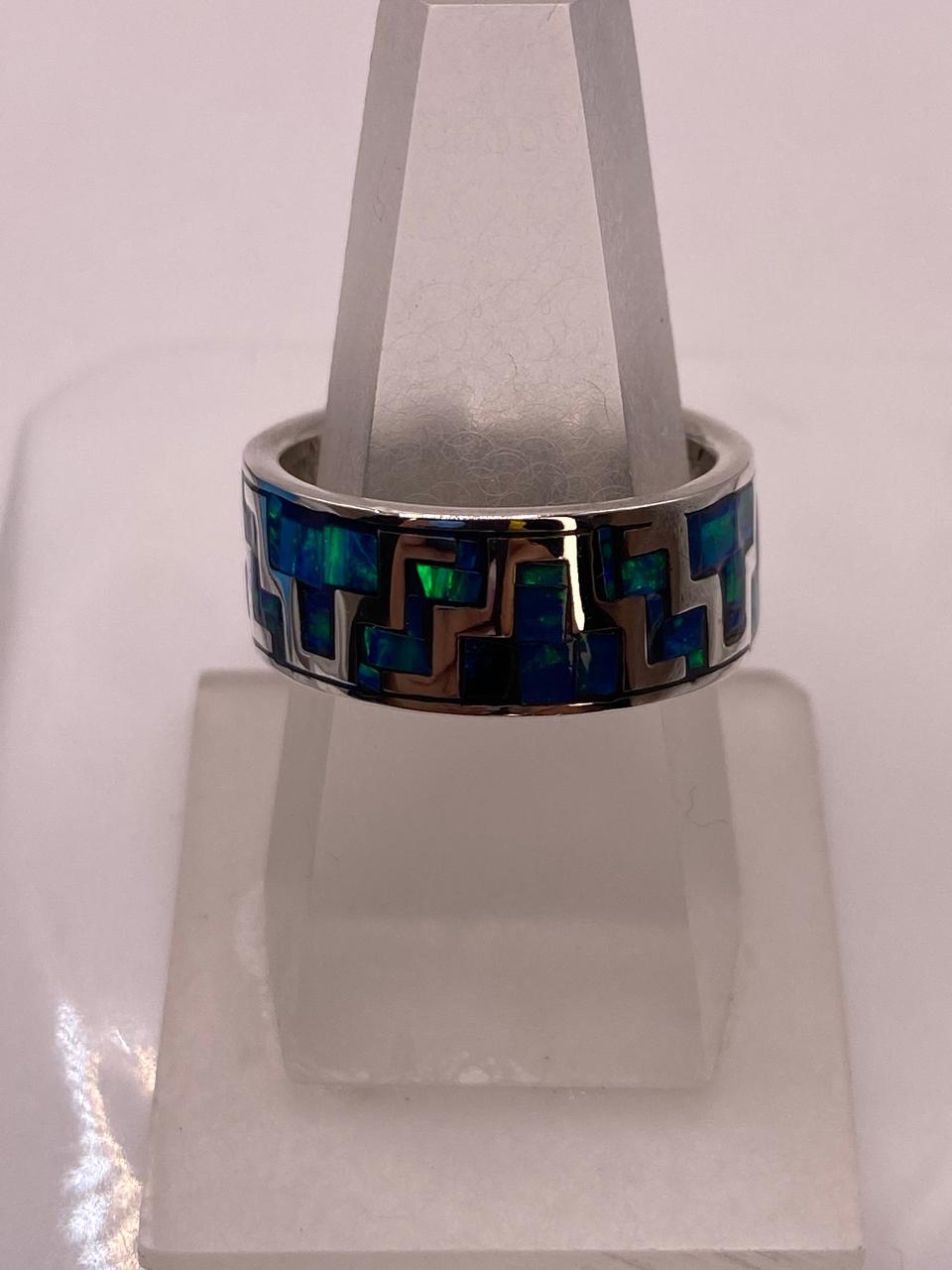 💍 Anillo de Ópalo de Fuego Azul‑Verde con Diseño Geométrico en Plata Ley 950