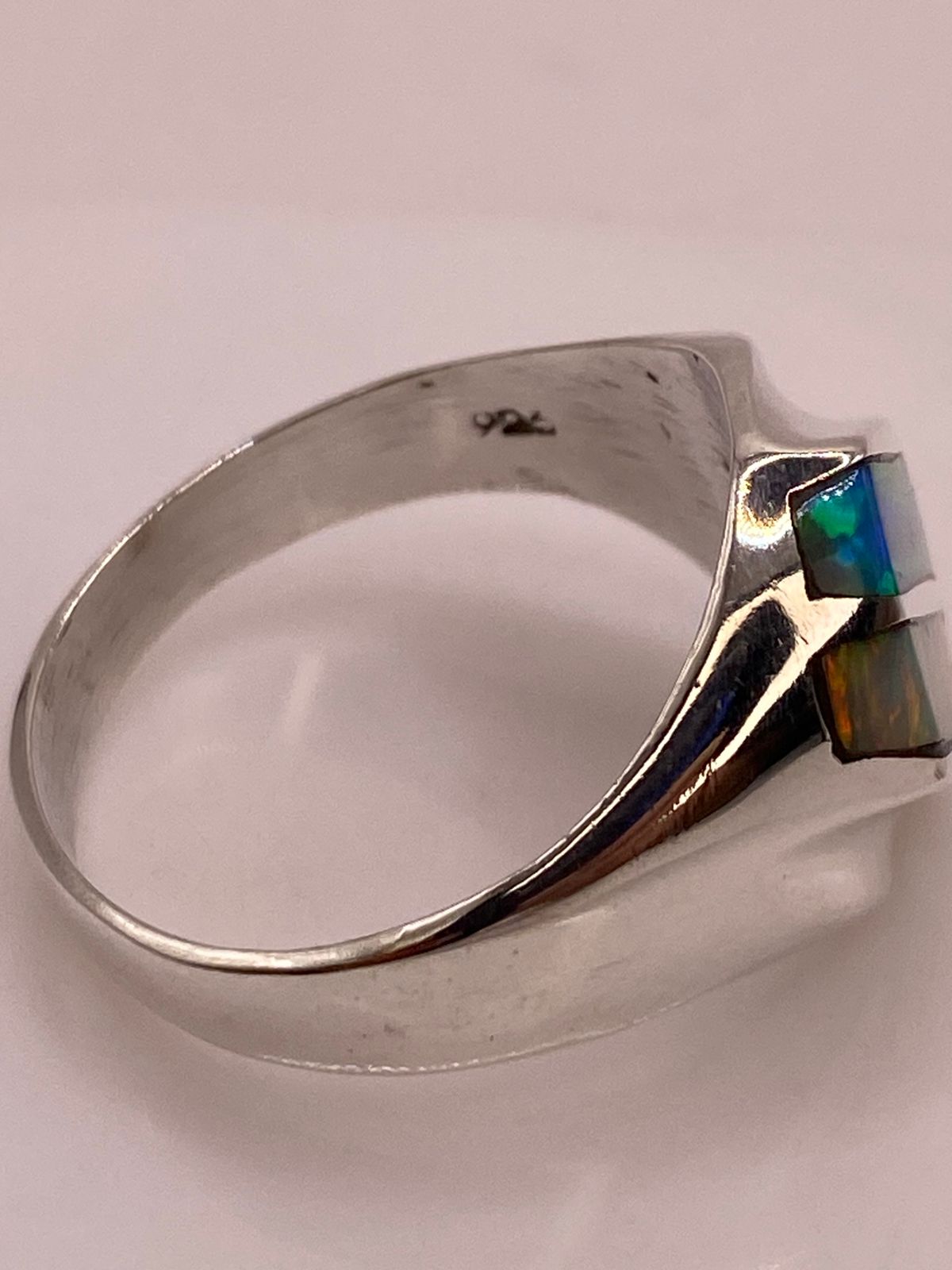 Anillo con Ópalo de Fuego en Barras Multicolor en Plata .925