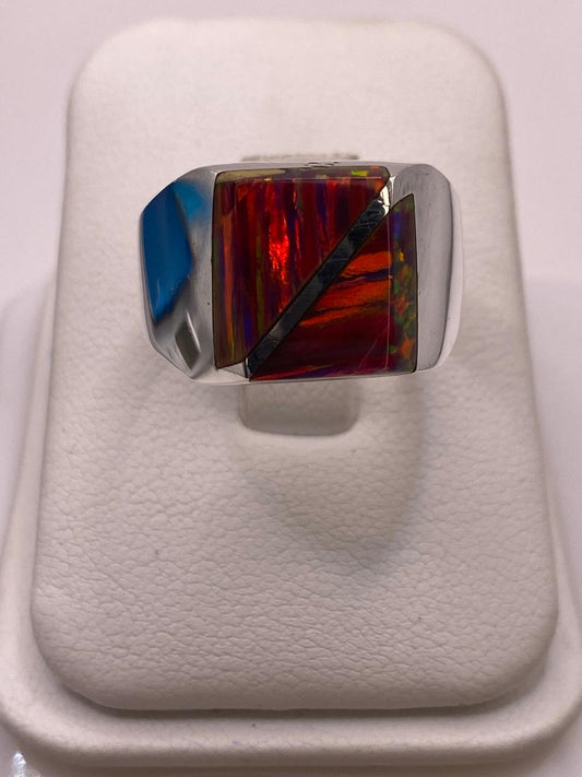 🔥💎 Anillo de Ópalo de Fuego con Diseño Geométrico en Plata Ley 925 en báscula mostrando peso