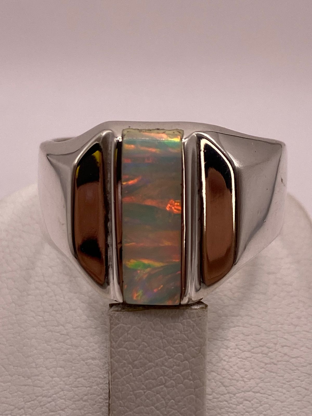 🔥 Anillo con Ópalo de Fuego y Placas Laterales Plata Ley 950