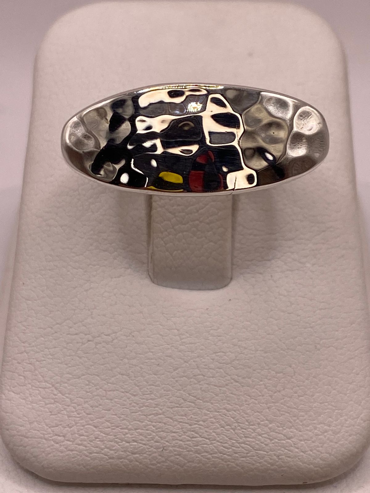 Anillo Ovalado Martillado de Plata Ley .925