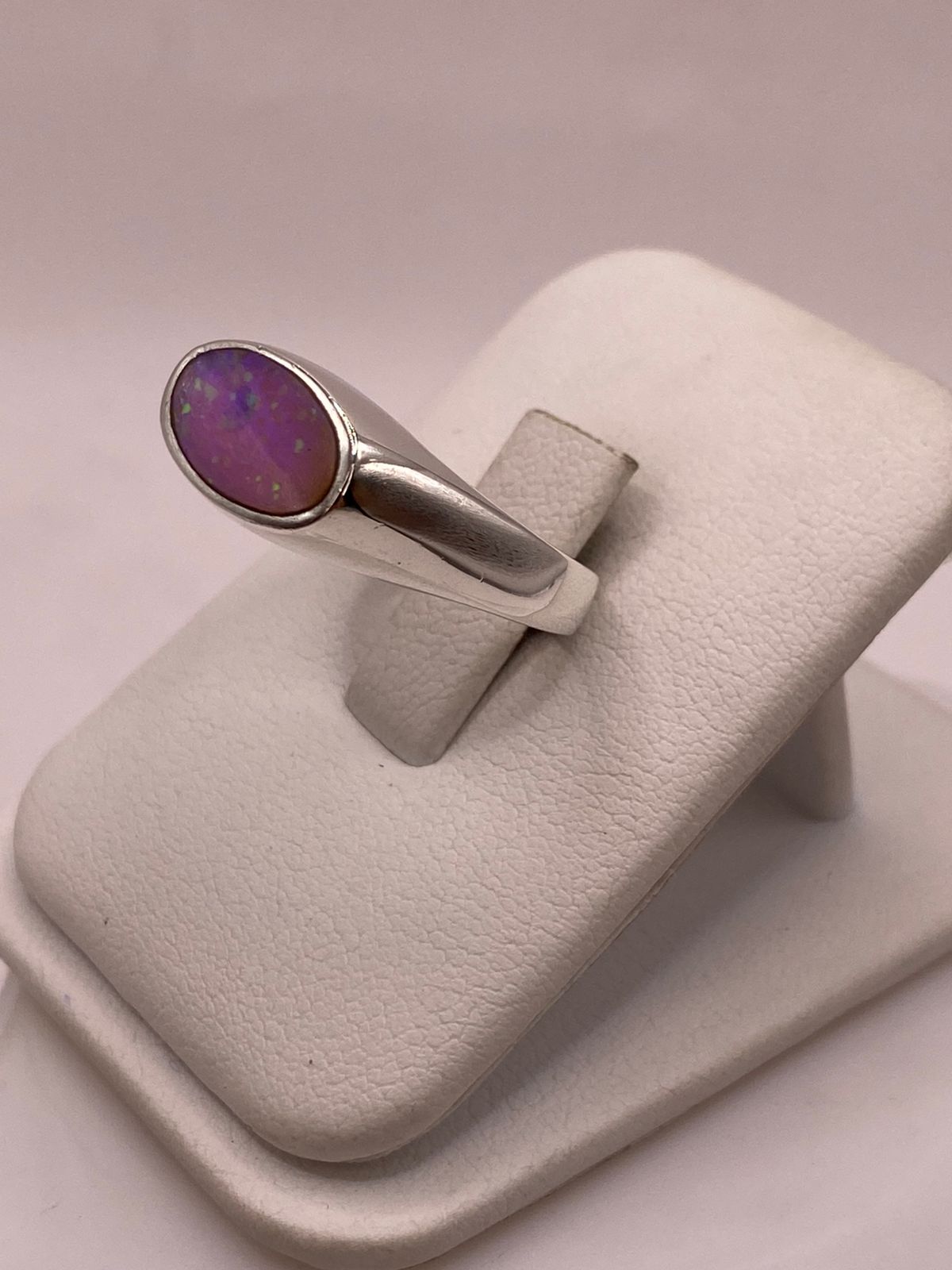 Anillo Ovalado en Plata Ley 925 con Ópalo de Fuego