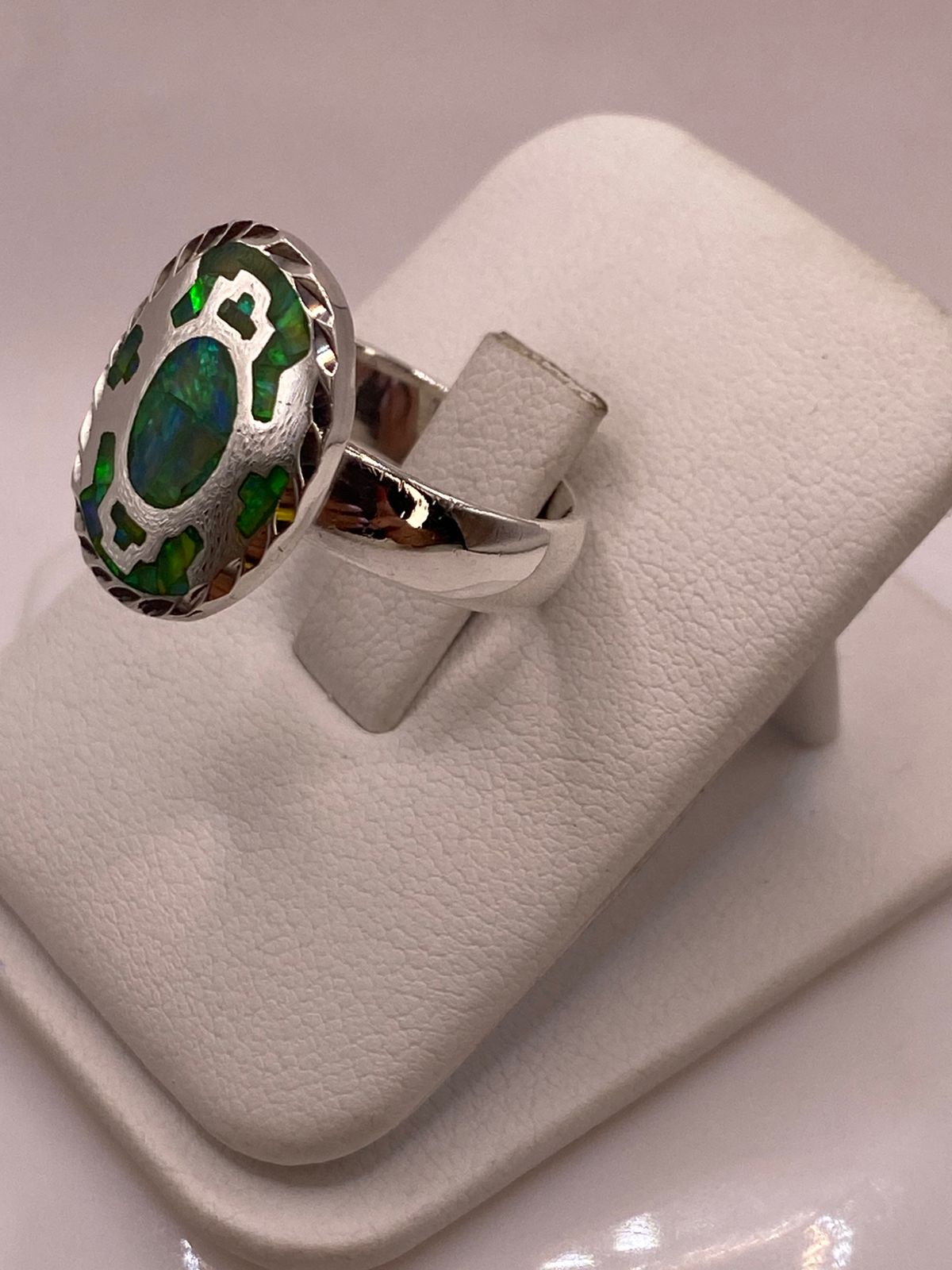 Anillo Ovalado Plata Ley 950 con Ópalo de Fuego